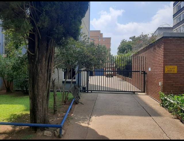 2 BEDROOM APARTMENT FOR SALE IN SUNNYSIDE